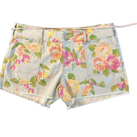 PILCRO ANTHRO FLORAL PATTERN THE WANDERER CUTOFF SHORTS SIZE 31 NWT - Picture 6 of 12